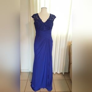MON CHERI BRIDALS Mother of the Bride embress Navy blue in size 10
